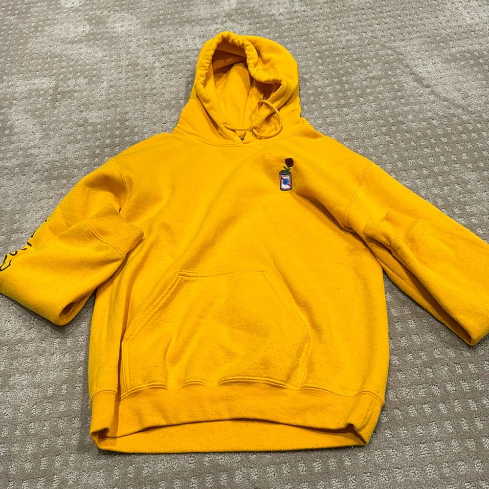 Riot society yellow hoodie size men’s small